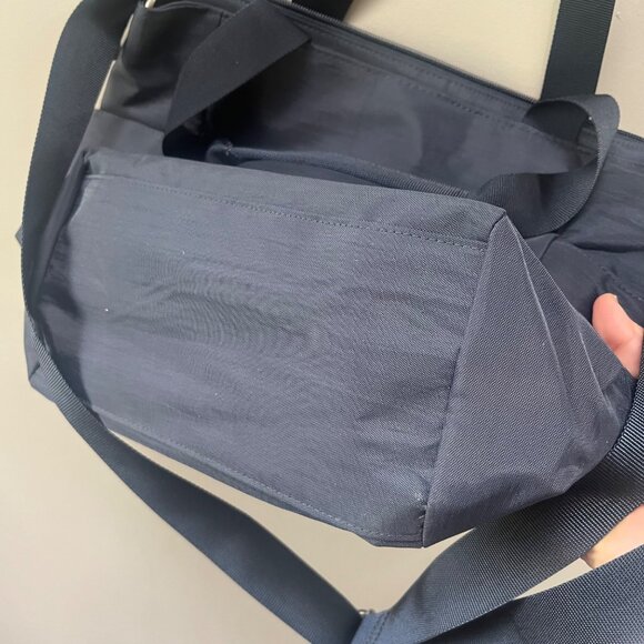 NEW Baggallini Get Carried Away Navy Tote With Adjustable Straps & Multiple Pock - Picture 7 of 8